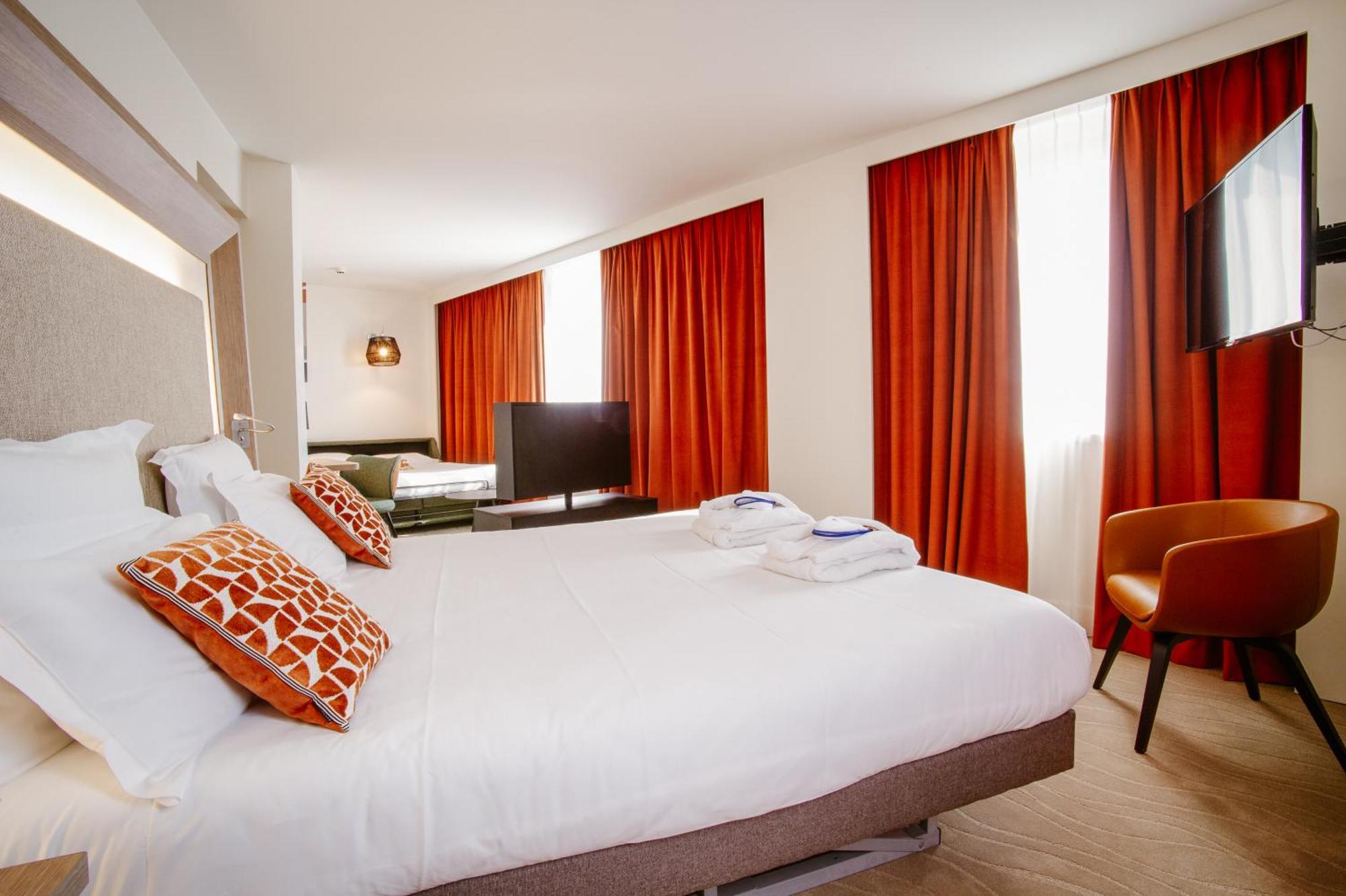 Novotel Confluence Hotel