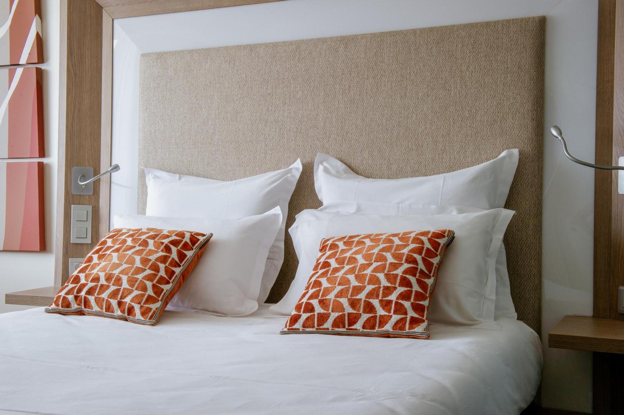 Novotel Confluence Hotel 4*
