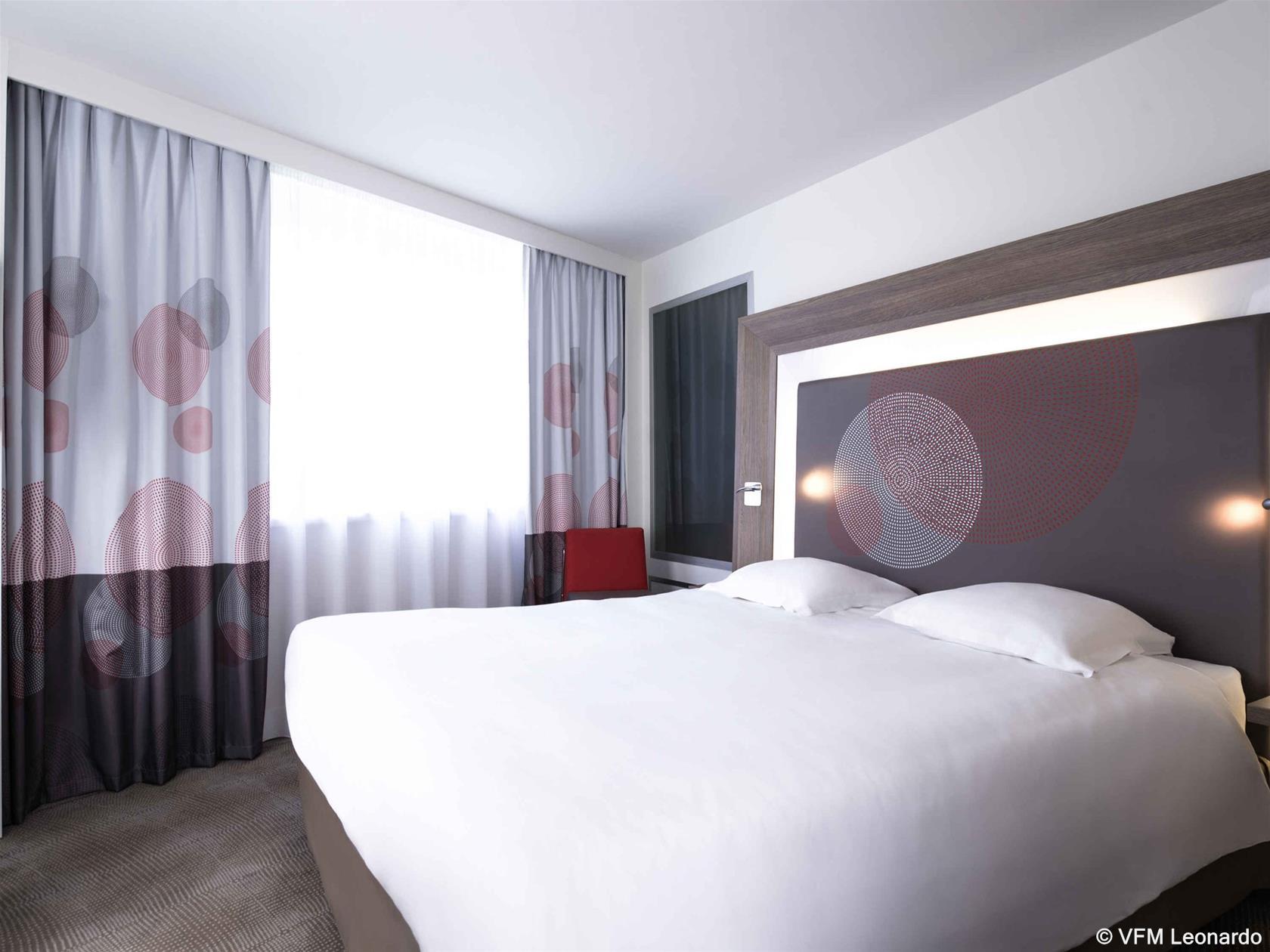 Novotel Centre-confluence Bord De Saone 4*