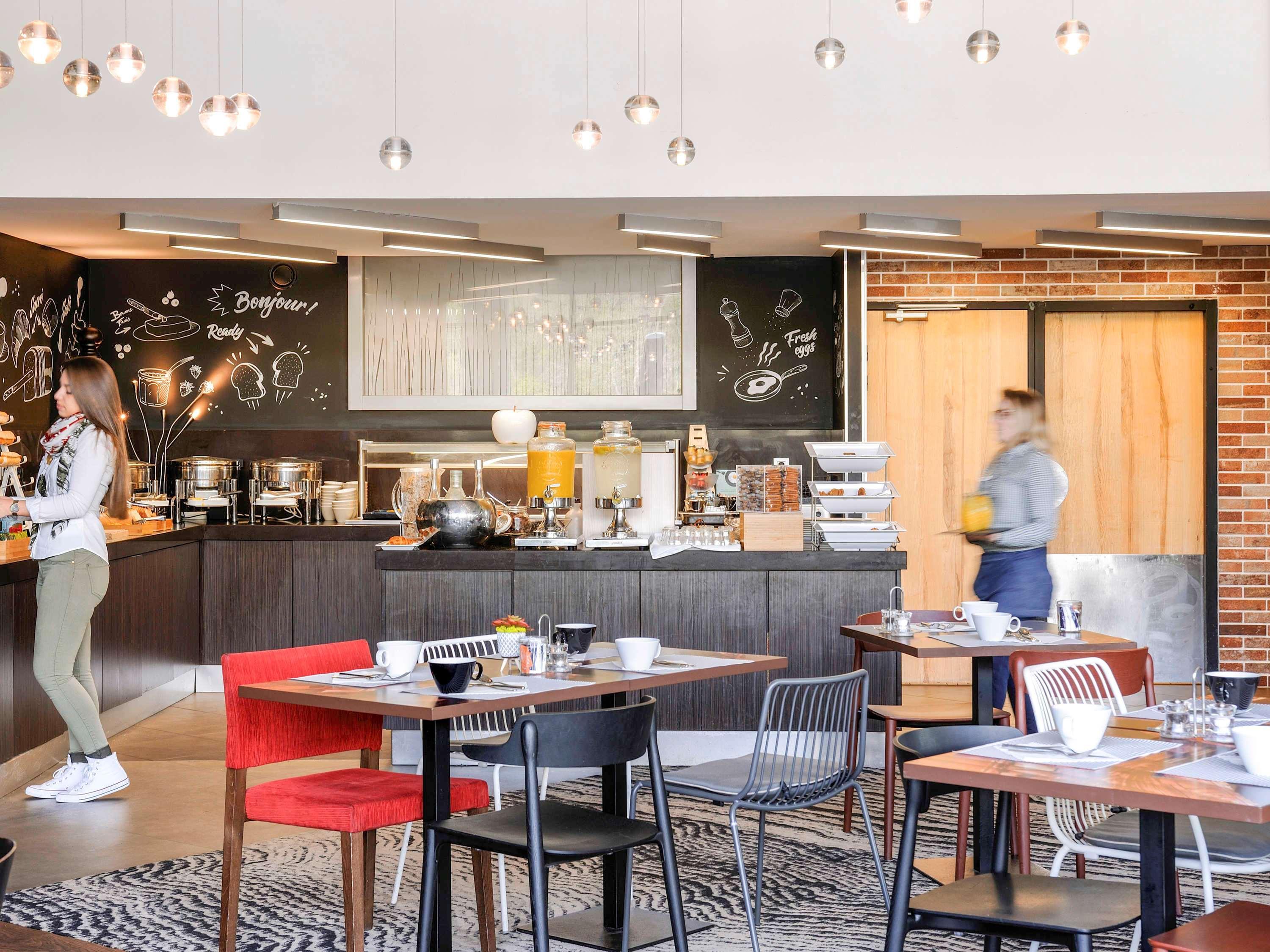 Hotel Novotel Centre-confluence Bord De Saone 4*