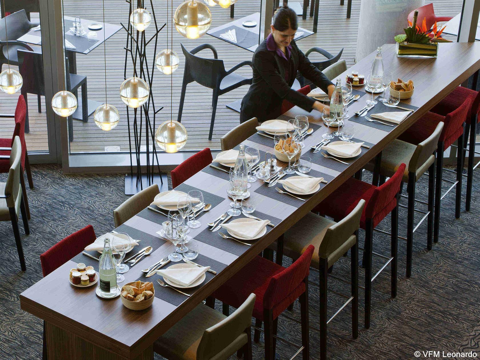 Novotel Centre-confluence Bord De Saone Hotel 4*