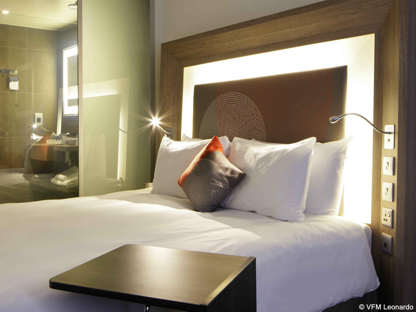 Novotel Centre-confluence Bord De Saone Hotel 4*