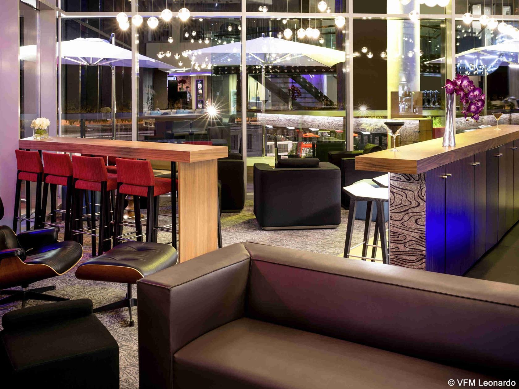 Novotel Centre-confluence Bord De Saone Hotel 4*