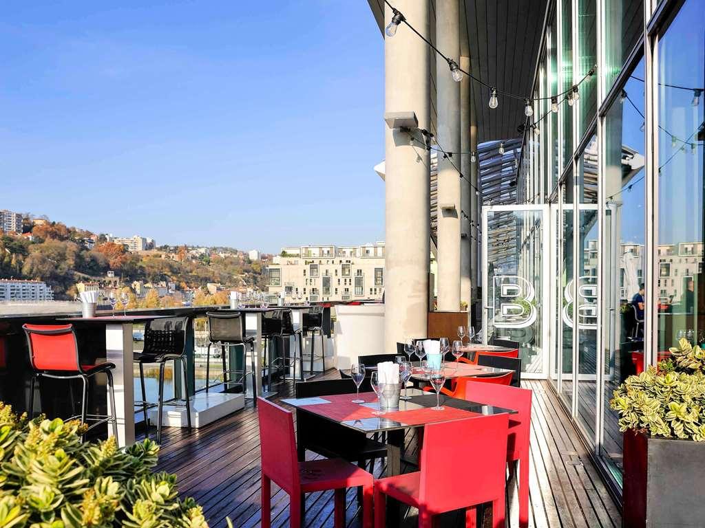 Hotel Novotel Centre-confluence Bord De Saone Lyon
