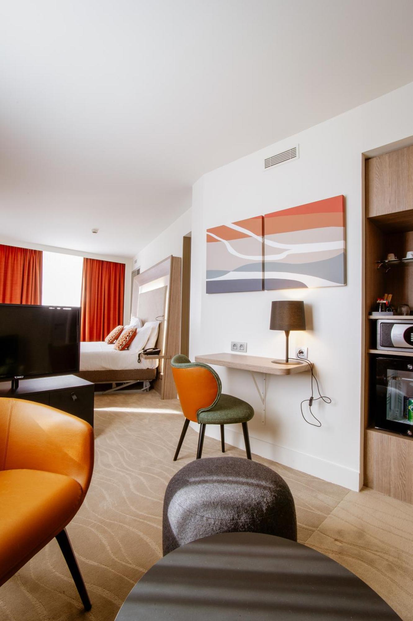 Novotel Centre-confluence Bord De Saone Hotel 4酒店*